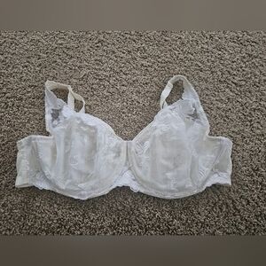 🎁 Delicate Cream Lace Bra